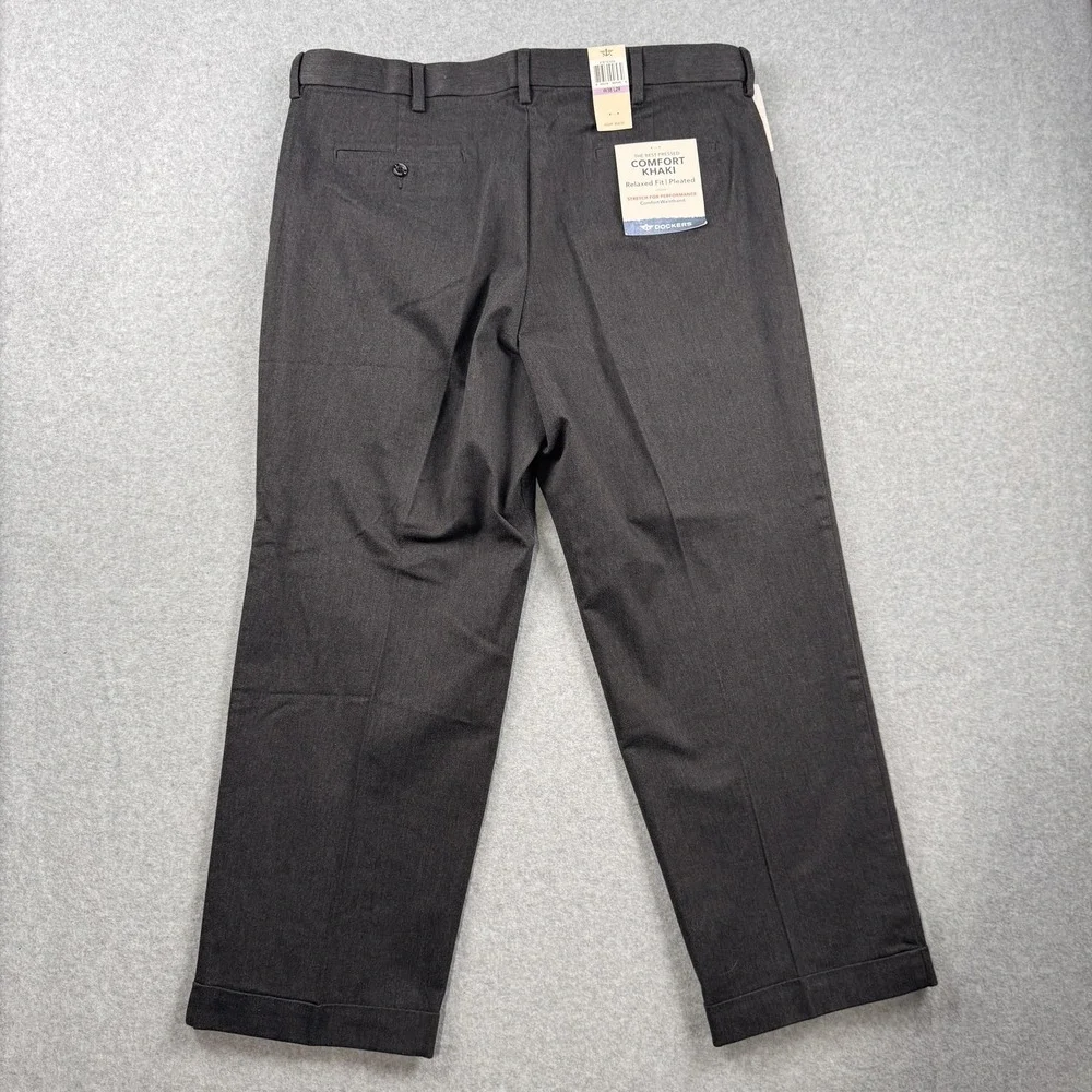 Dockers Comfort Khaki Pants Mens 38x29 Gray Pleated Relaxed Fit Stretch NEW - Picture 2 of 8